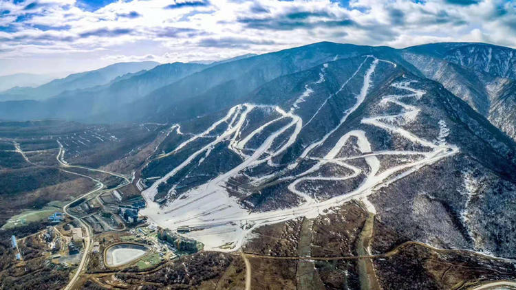 九游体育网站：2024西安滑雪胜地冬天来西安放肆滑雪鳌山场最新攻略鳌山旅游攻略-游侠客旅行(图2)