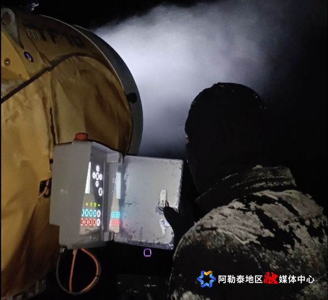 九游体育：可可托海国际滑雪度假区：启动造雪模式迎接新雪季到来(图2)