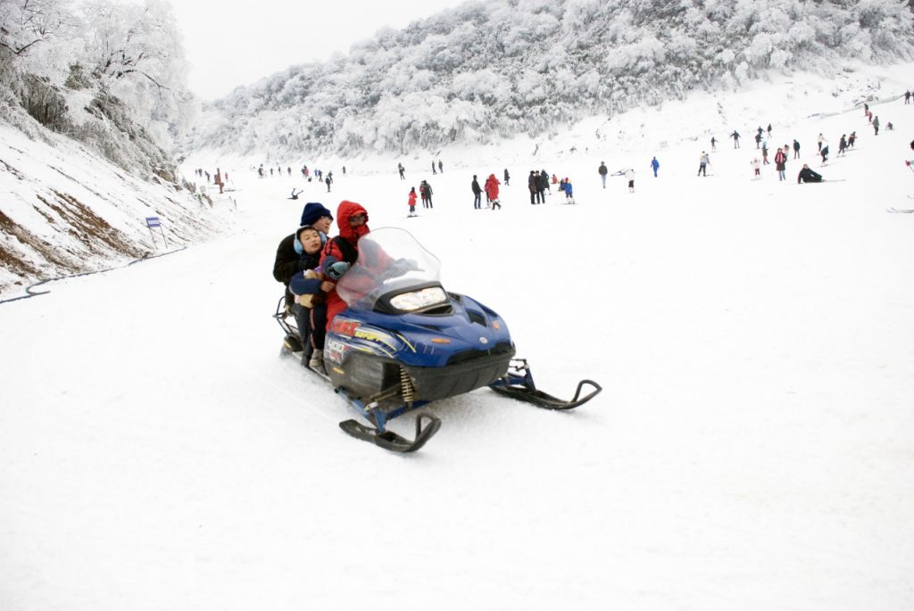 九游体育网站：2024重庆金佛山冬季赏雪滑雪2日游攻略（门票+路线）(图5)
