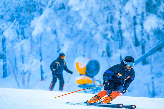 又到滑雪季！一起解锁冬日top级滑雪胜地(图1)
