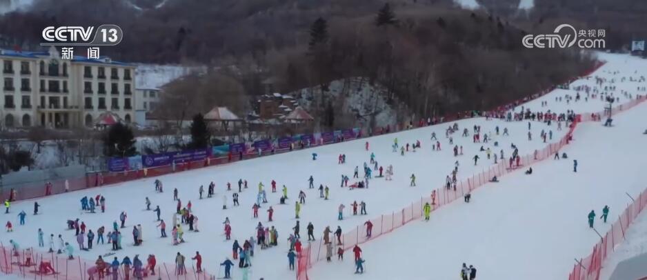 “冷”冰雪拉动“热”经济冰雪运动带火多地冬季旅游(图2)