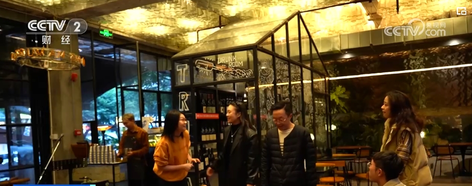 “暖冬游”“冰雪游”“午后经济”火热消费释放新动能为经济发展添“薪”(图18)