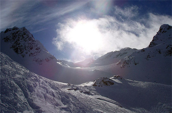 玩转十大滑雪胜地在阿尔卑斯山小镇泡温泉(图1)