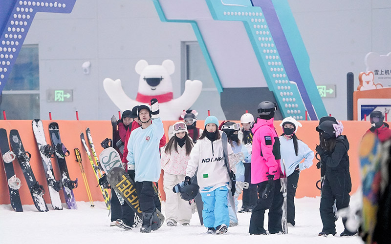 成功试滑！甘露山国际滑雪场11月8日营业(图1)