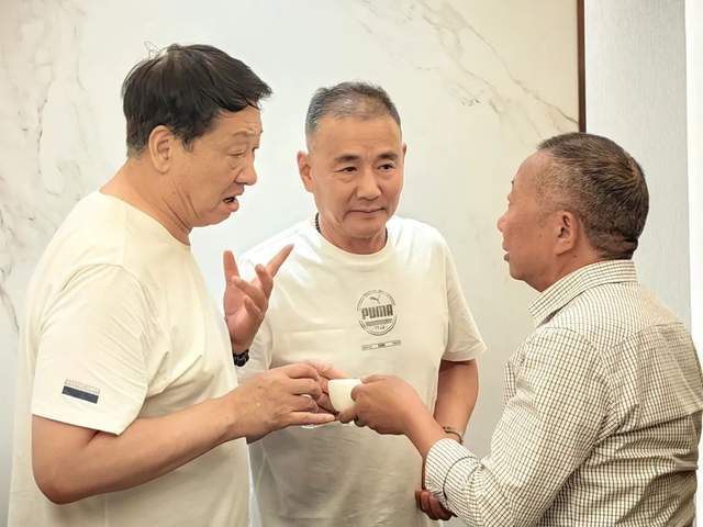 九游体育网站：我们这群老兵在宣化聚会、浏览、滑雪…玩嗨了！(图1)