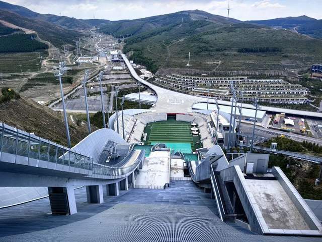 九游体育网站：我们这群老兵在宣化聚会、浏览、滑雪…玩嗨了！(图4)