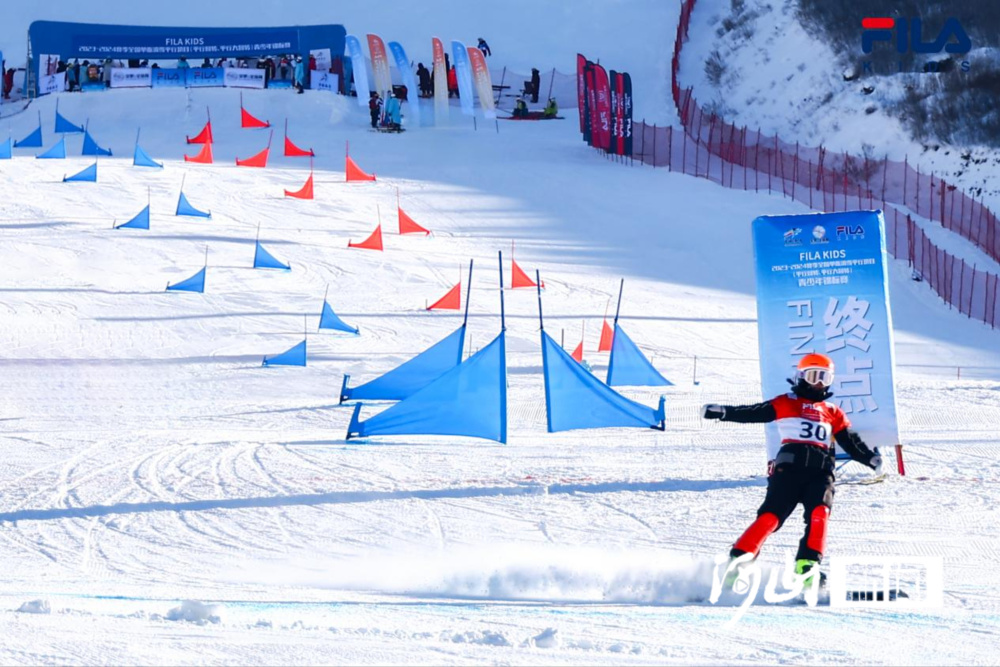 九游体育网站：崇礼滑雪旅游更火爆！迎来北京冬奥会后第一个完整运营的雪季(图1)