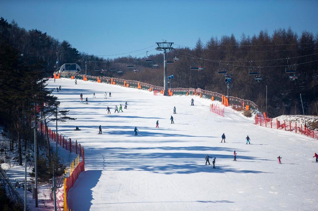 九游体育网站：游客少、气温高韩国滑雪旅游业面临困境(图1)