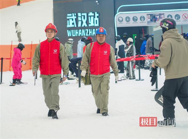 一天用电7万度！华中最大室内滑雪场火热“开板”供电部门助力降本增效保安全(图1)
