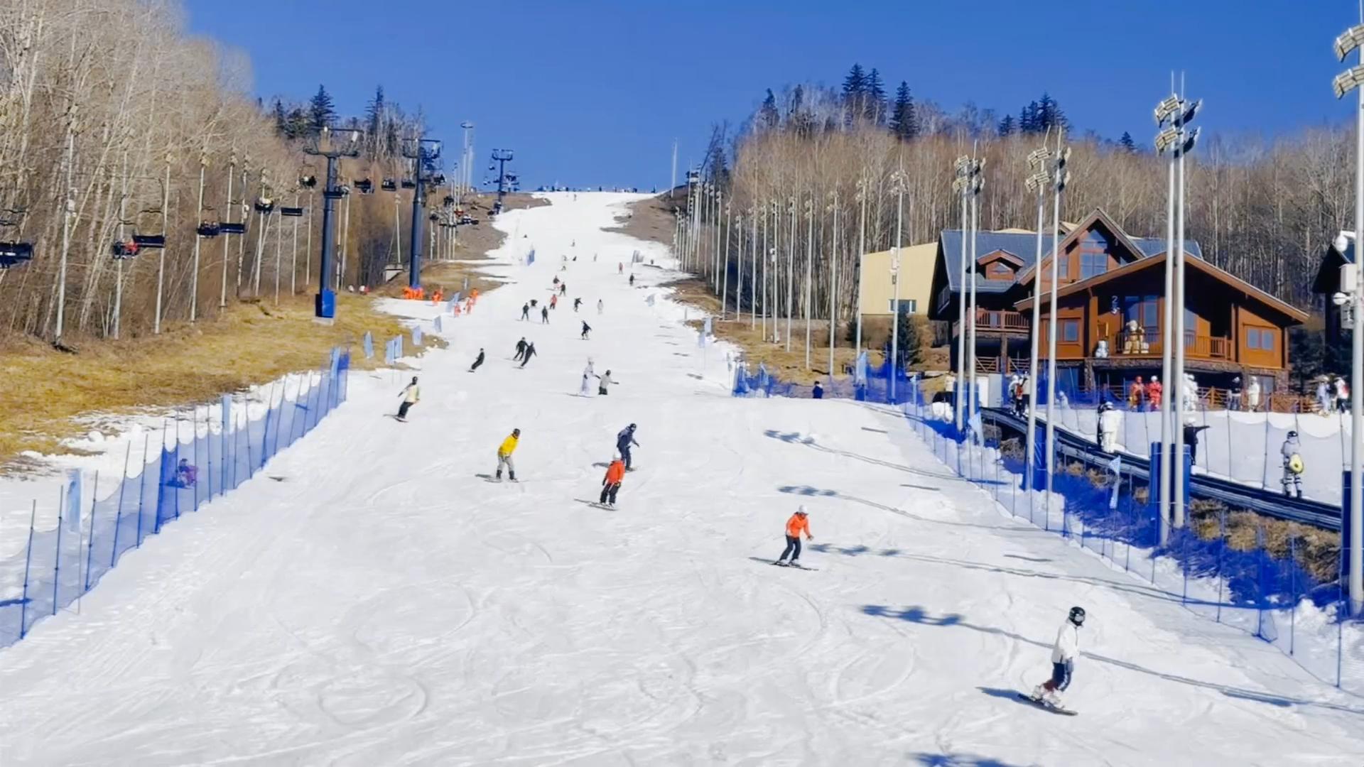 长白粉雪等你来！长白山和平滑雪场2024-2025新雪季今日正式开板(图4)