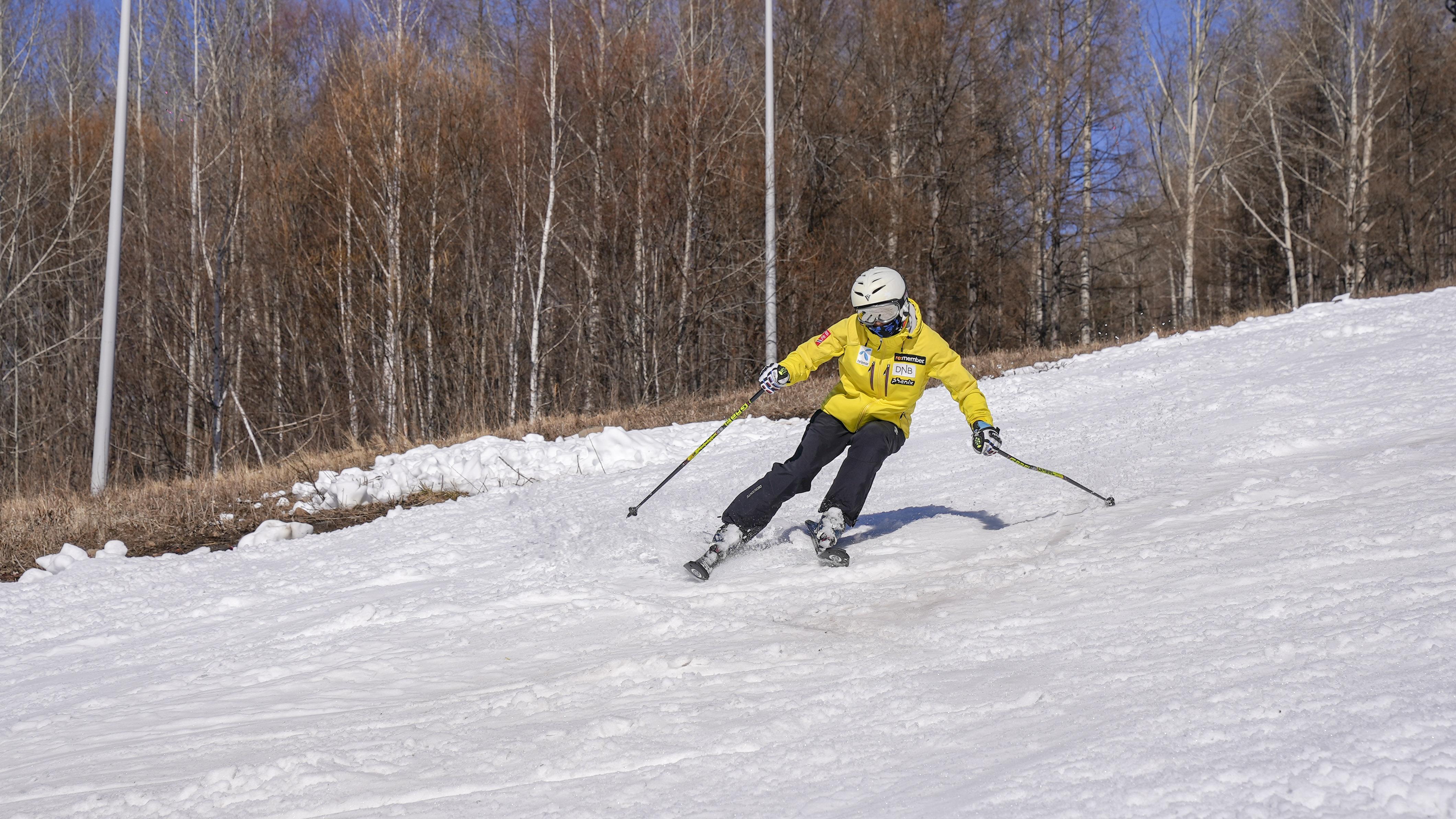 长白粉雪等你来！长白山和平滑雪场2024-2025新雪季今日正式开板(图5)