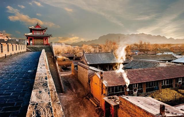 九游体育：张家口旅行必去：从滑雪小镇到草原天路精彩景点一网打尽(图1)
