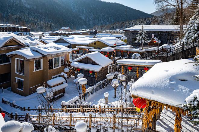 九游体育：在雪乡哈尔滨三日游攻略最佳景点雪乡3天纯玩推荐旅游路线(图1)