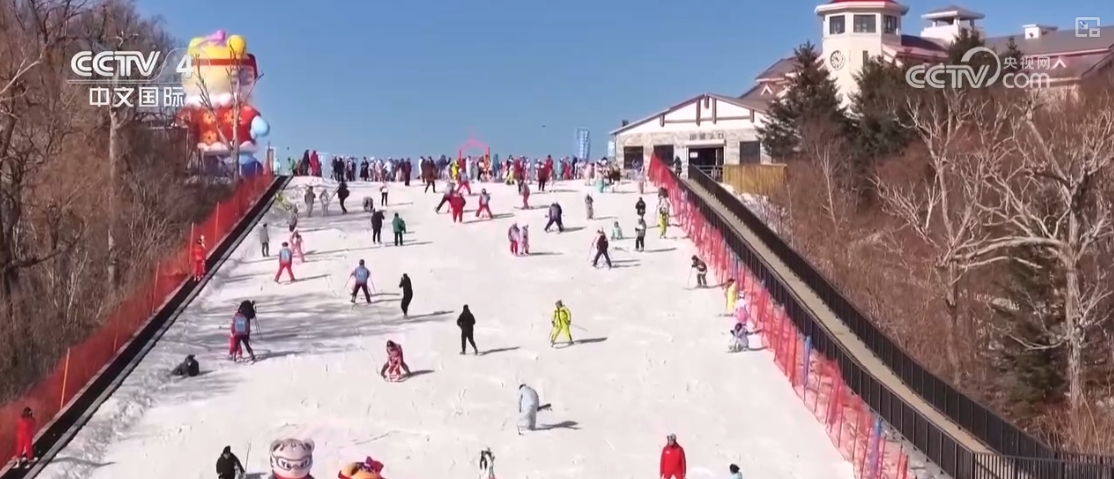 九游体育网站：万亿元市场“开板”！“冰雪+”“体育+”为经济发展添“热力”(图3)