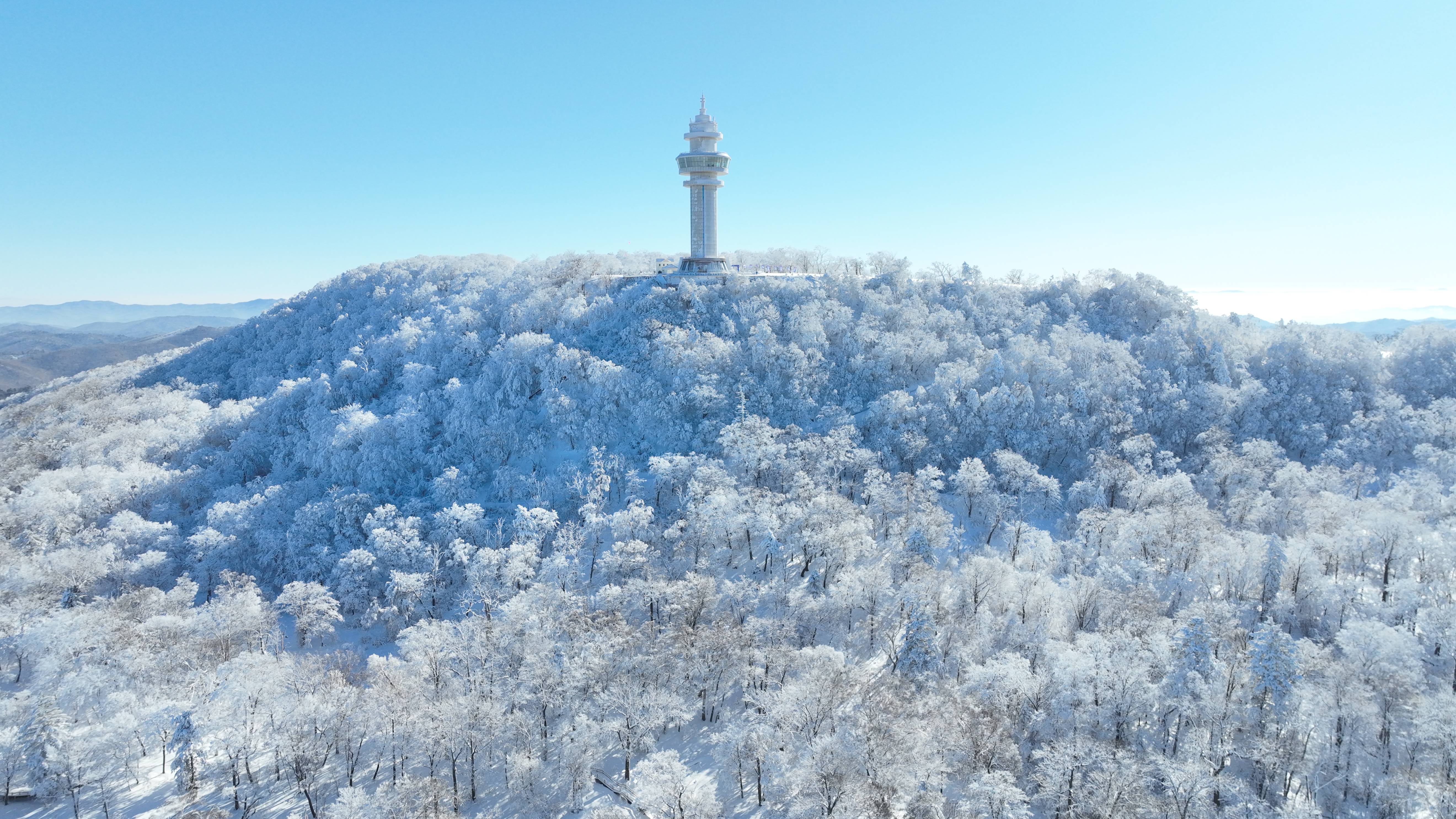 九游体育网站：“滑雪摇篮冰雪地标”通化市做足“冰雪+”迎接新雪季(图2)