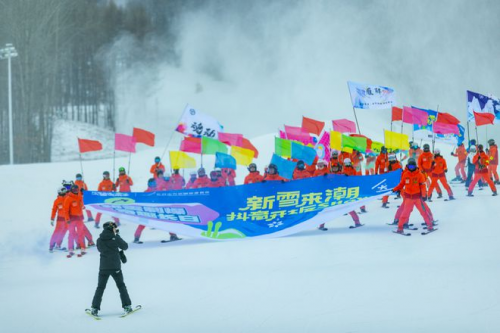 长白山万达国际度假区X抖音生活强强联手开启“新雪来潮抖音开板SHOW”(图2)