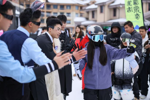 长白山万达国际度假区X抖音生活强强联手开启“新雪来潮抖音开板SHOW”(图4)