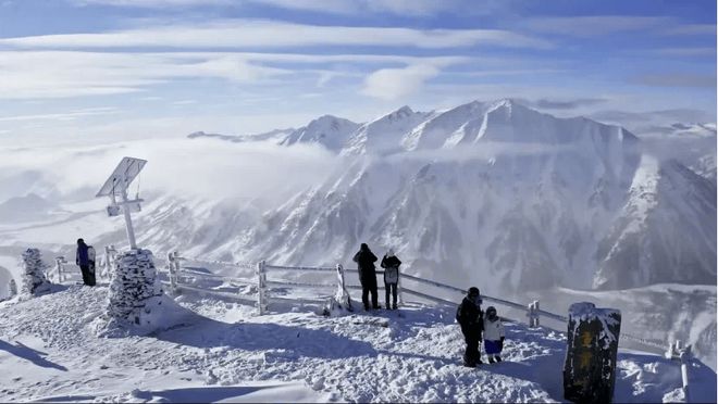 九游体育网站：布尔津县：一城冰雪百里秀(图2)