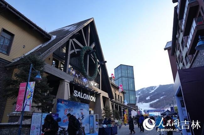 探访雪博会五大雪街松花湖雪街：最具潮流范儿(图5)