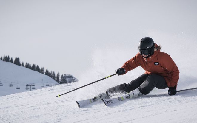 单板还是双板？掌握这些技巧就能驰骋雪场！(图1)