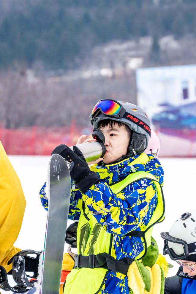 九游体育：可以天天回家！北京家门口的专业滑雪营世界冠任技术顾问！(图4)