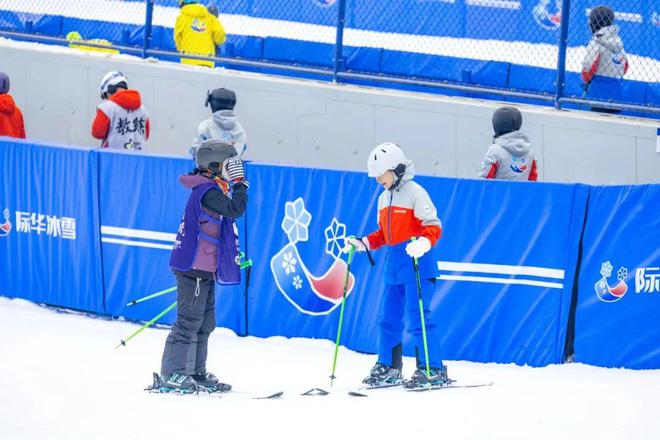 一天就能学会滑雪？！(图3)