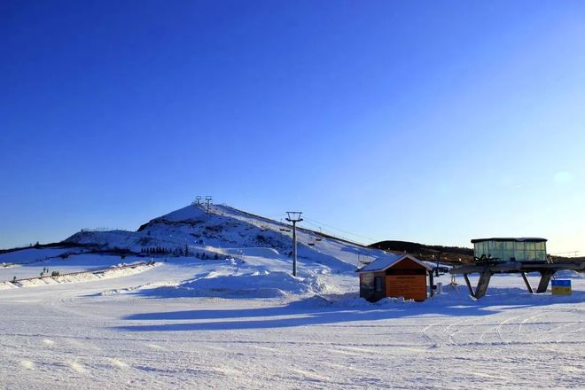 九游体育：冬游青岛“花式”玩雪攻略请签收！(图6)