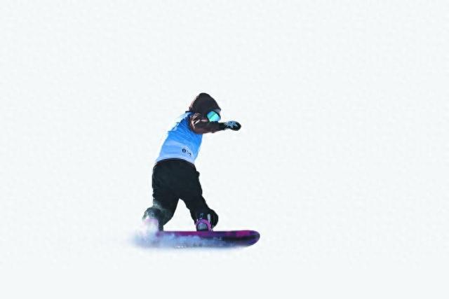 九游体育网站：冰雪活力燃动青海寒冬——青海省第三届冰雪运动会雪上两项比赛见闻(图1)