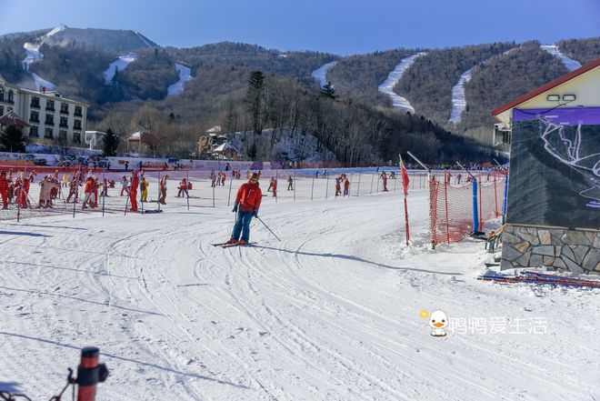 九游体育：冬天游玩好去处国内最大滑雪场就在亚布力拥有世界第一滑道！(图5)