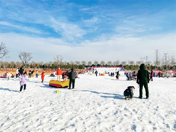 连云港：月牙岛打造梦幻雪境冬日欢乐升级(图2)
