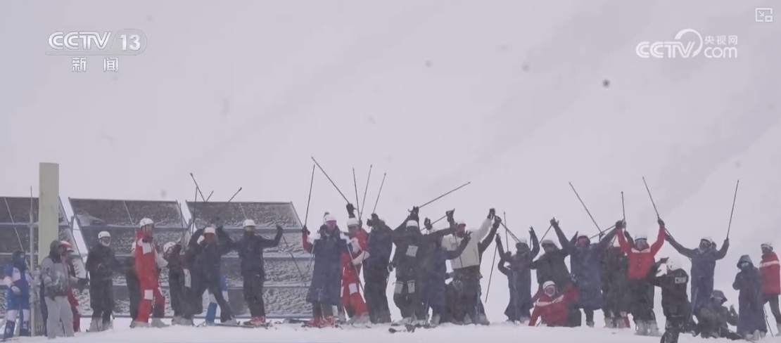 九游体育：“冷”资源变身“热”经济“滑雪+”激活冬日旅游市场新活力(图7)