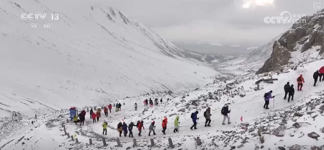 九游体育：“冷”资源变身“热”经济“滑雪+”激活冬日旅游市场新活力(图9)