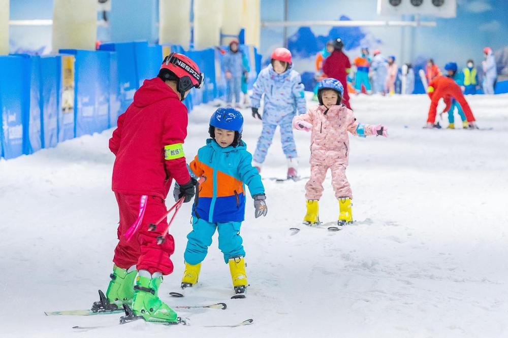 九游体育网站：冰雪“淘金”浙里热火朝天(图4)
