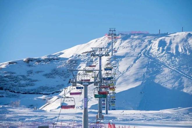 九游体育网站：国内滑雪天花板新疆冬季怎么玩？(图6)
