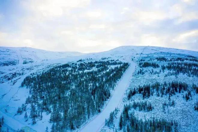 九游体育网站：国内滑雪天花板新疆冬季怎么玩？(图10)