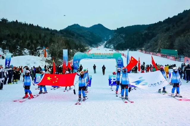 助燃冰雪热2024济南（泉城）滑雪公开赛暨济南市冰雪嘉年华活动启幕(图3)