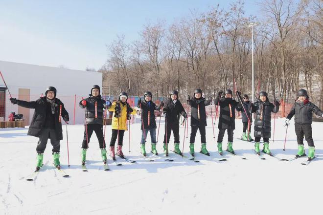 全国媒体看吉林市｜冰雪吉林激情北山！媒体大咖亲身体验冰雪魅力(图1)