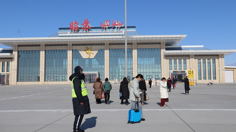 九游体育网站：冰雪旅游热｜航空+旅游深度融合助推新疆机场集团昭苏天马机场客流量创新高(图1)