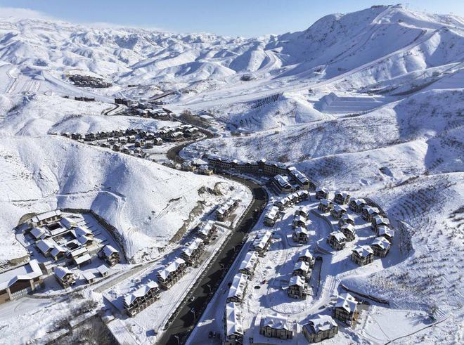 中国经济样本观察·县域样本篇丨3年冬季旅游收入超百亿阿勒泰冰雪游为何“热”？(图2)
