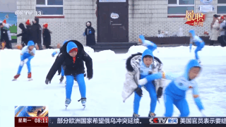 九游体育网站：履职一年间丨在冰场上调研滑雪教练把基层冰雪运动“好声音”带到全国两会(图5)