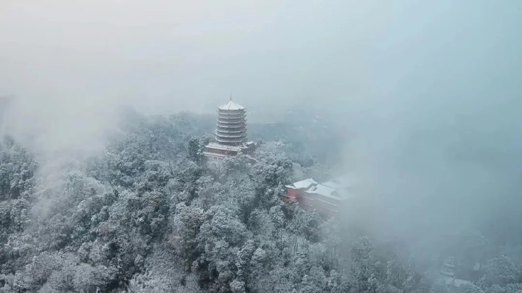 到都江堰打卡冠军滑雪场领略“三遗”之城冰雪魅力(图7)