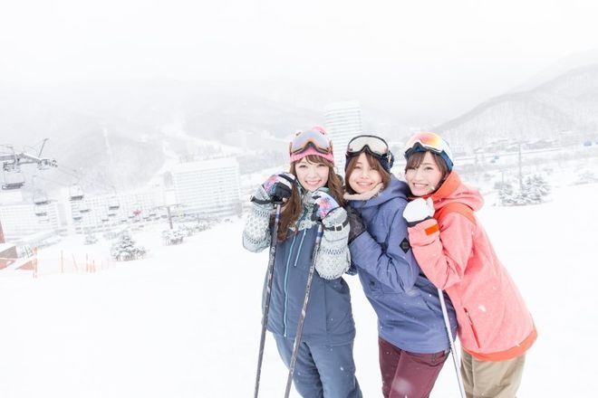 九游体育：冬季滑雪必备！这些滑雪礼仪你做对了吗？(图1)
