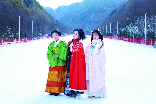 九游体育：丰富多元场景供给扩大冰雪旅游消费(图4)