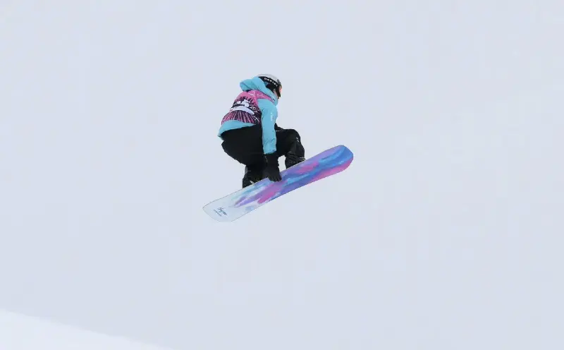 九游体育网站：流言板]创造历史！苏翊鸣获单板滑雪坡面障碍技巧银牌(图1)