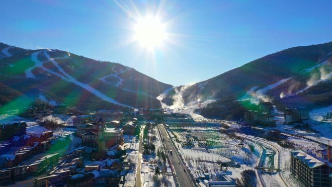 九游体育网站：冰雪春天丨迎新戏雪“热”力无限(图1)