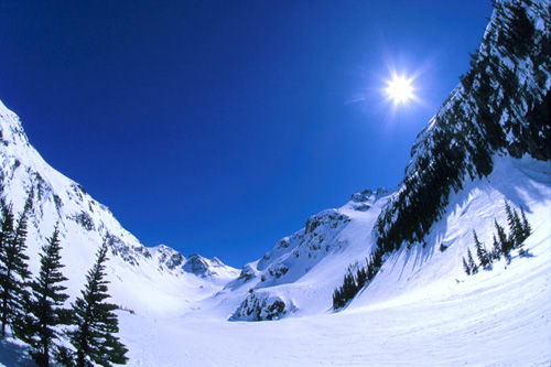 九游体育网站：世界十大滑雪胜地(图1)