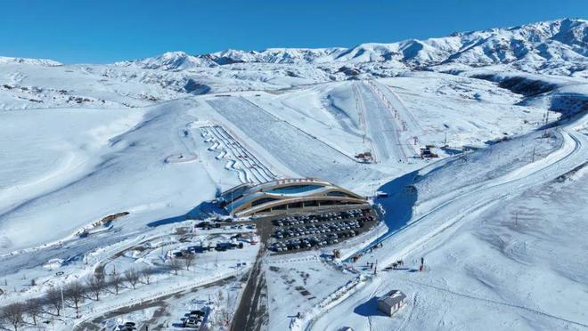 塔城地区2025年大众滑雪比赛在额敏县激情开赛(图1)