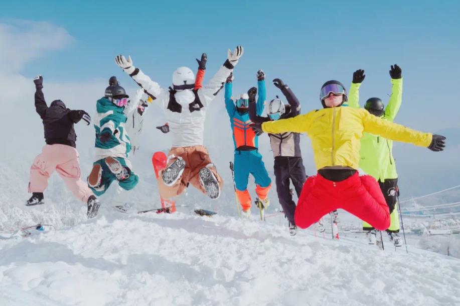 九游体育：蜀道山｜不是东北去不起而是四川的滑雪场更有性价比(图3)
