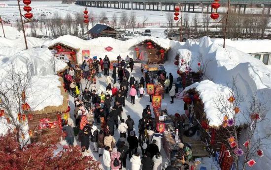九游体育：过年还在愁没地去？白山冰雪旅游直接把年味拉满！(图2)