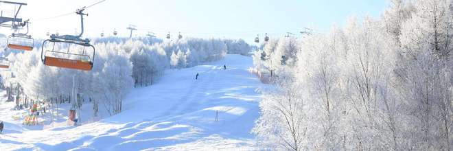 九游体育网站：中国最牛五大滑雪场体验风驰电掣的快感滑雪发烧友的必选去处(图4)